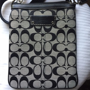 Coach Signature Crossbody Bag/Purse